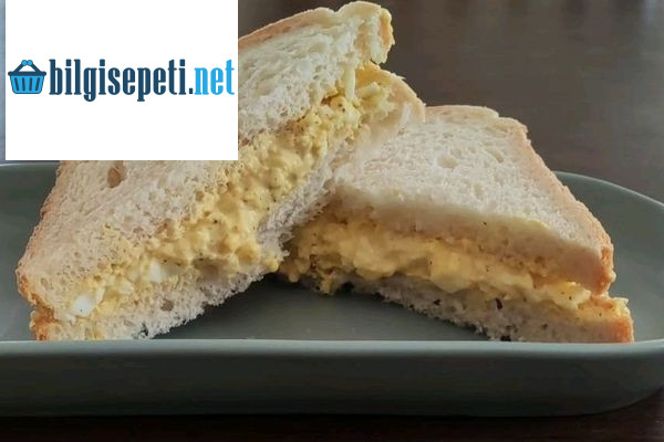 Hardallı Yumurta Salatalı Sandviç