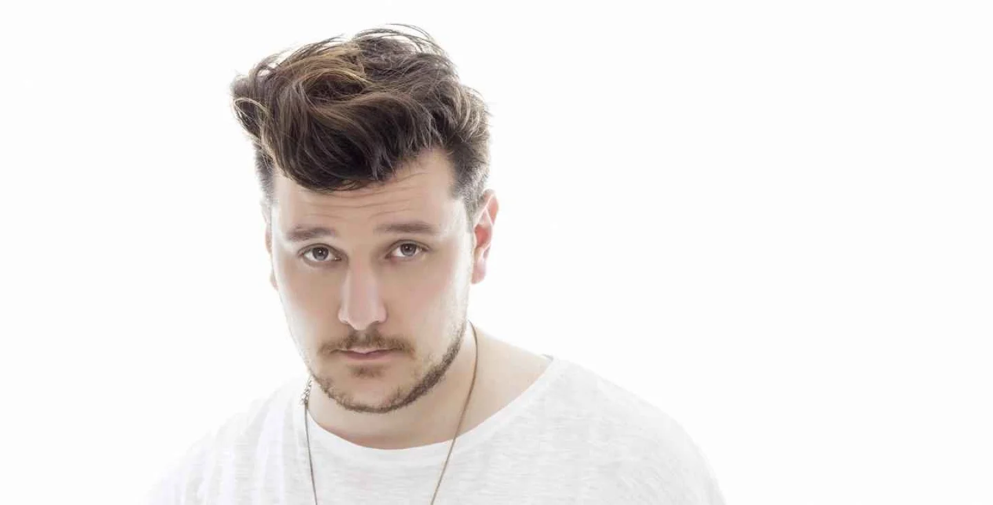 Ekin Uzunlar Kimdir?