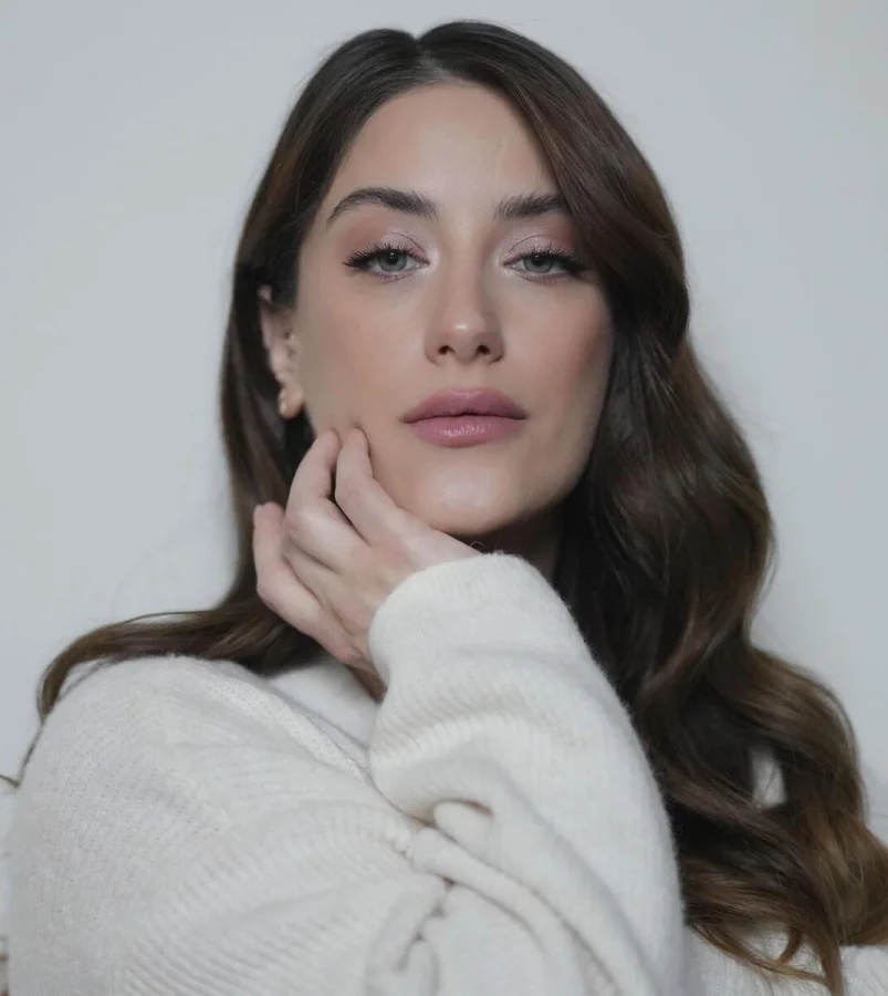 Hazal Kaya Kimdir?
